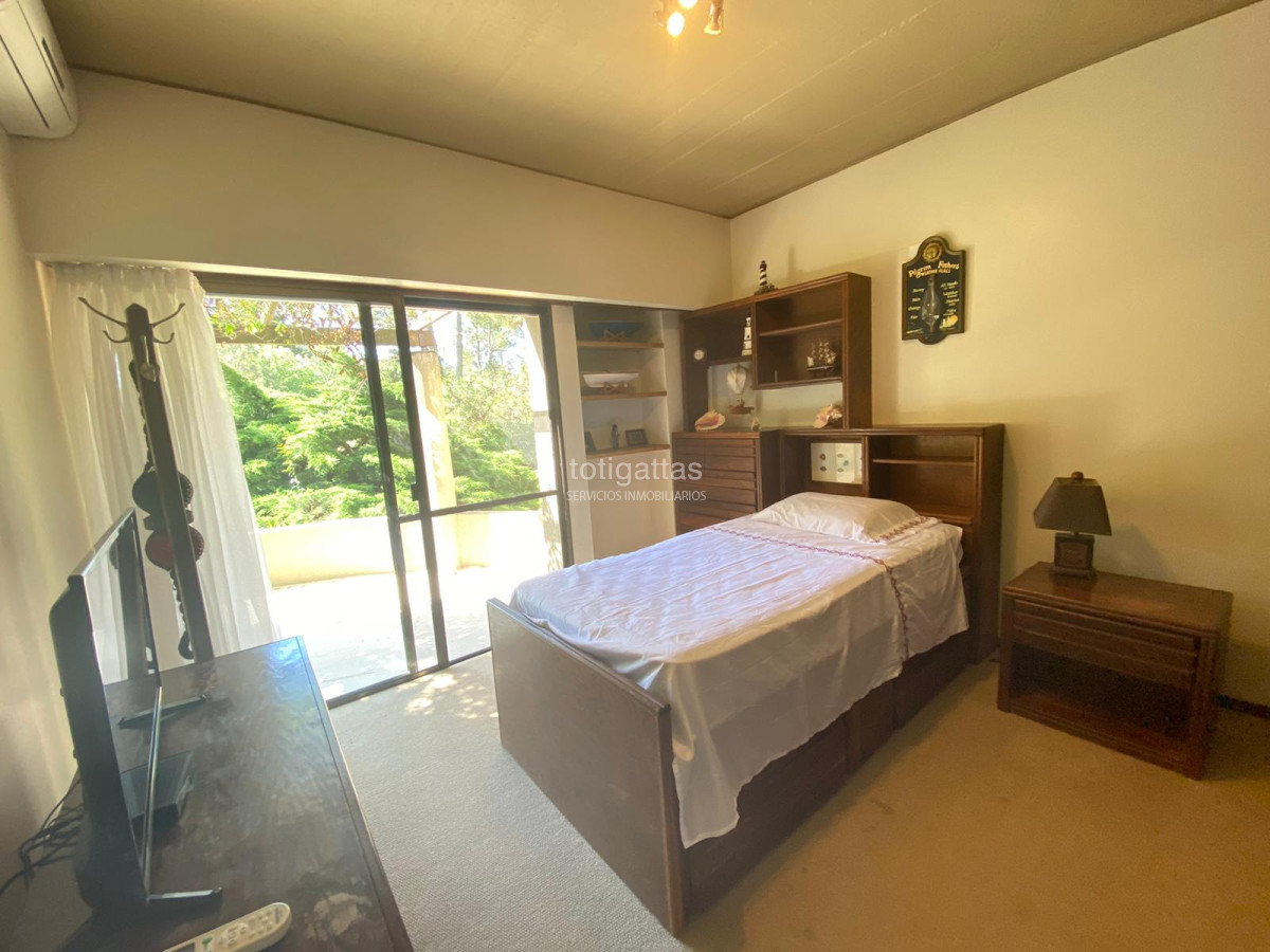 Casa ID.1425 - Casa en Rincón del Indio 5 dormitorios con piscina
