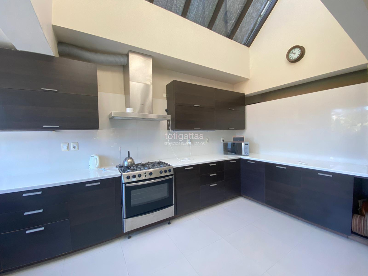 Casa ID.1425 - Casa en Rincón del Indio 5 dormitorios con piscina