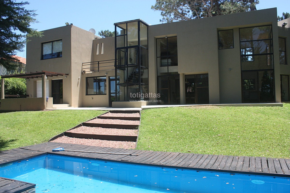 Casa ID.1425 - Casa en Rincón del Indio 5 dormitorios con piscina