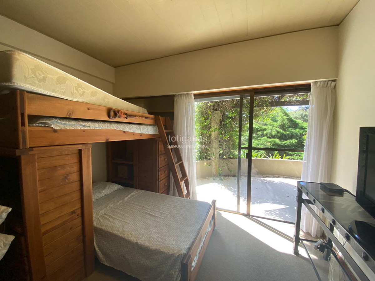 Casa ID.1425 - Casa en Rincón del Indio 5 dormitorios con piscina
