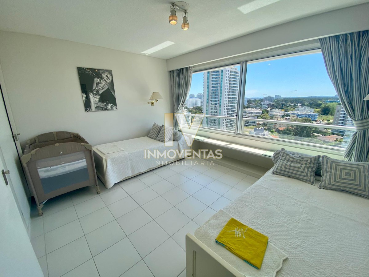 Apartamento ID.3453 - Apartamento en Playa Brava, 3 suite.