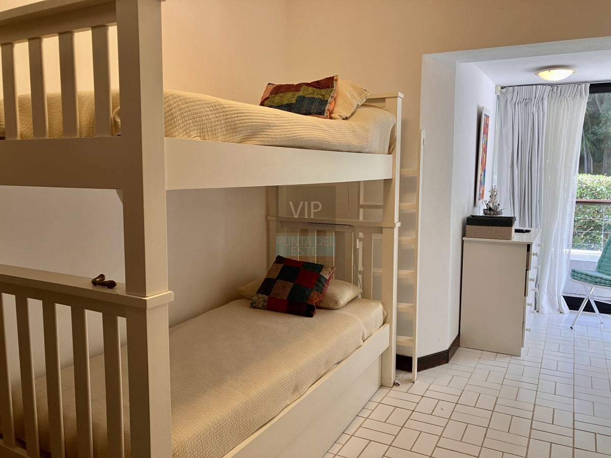 Apartamento ID.1172 - Apartamento en la Brava 3 dormitorios con terraza y cochera
