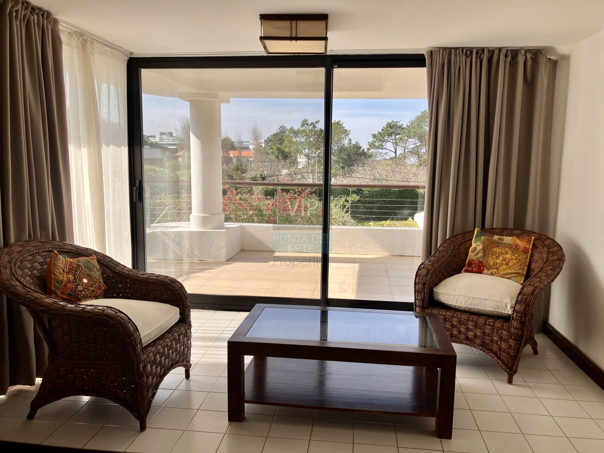 Apartamento ID.1172 - Apartamento en la Brava 3 dormitorios con terraza y cochera