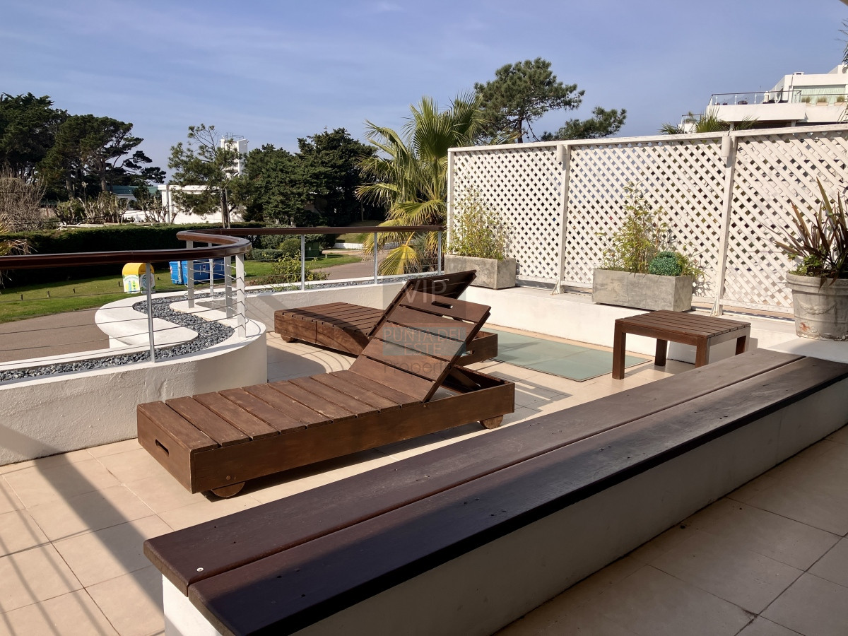 Apartamento ID.1172 - Apartamento en la Brava 3 dormitorios con terraza y cochera