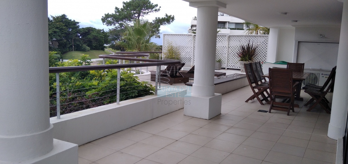 Apartamento ID.1172 - Apartamento en la Brava 3 dormitorios con terraza y cochera