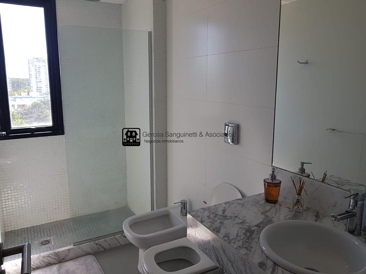 Apartamento ID.1530 - Apartamento en Brava 2 dormitorios 2 baños, garage