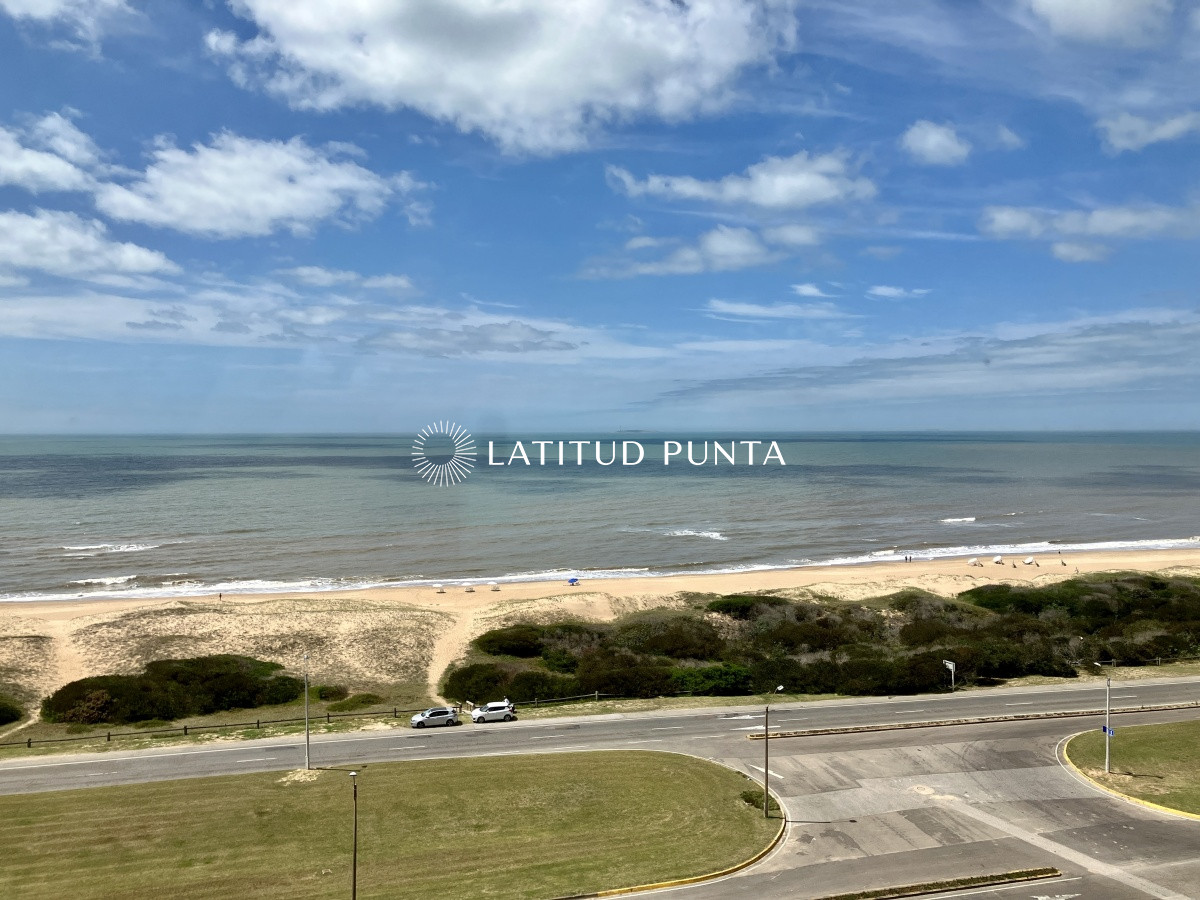 Apartamento en Brava, 3 dormitorios - LAT3235A