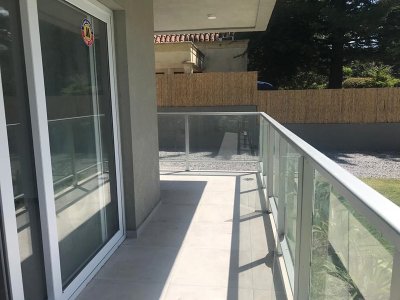 Apartamento en Mansa, 2 dormitorios con parrillero