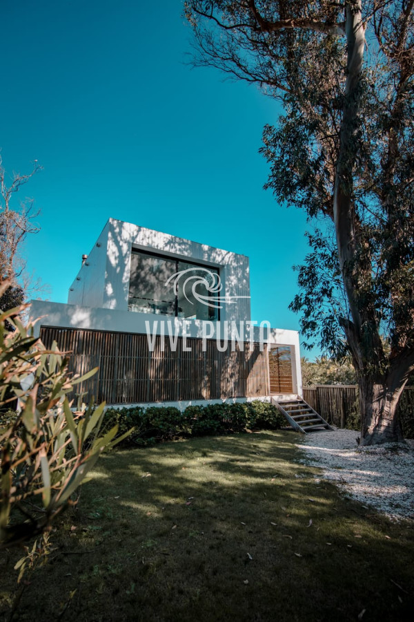 Casa ID.252 - Espectacular casa en Santa Mónica 3 dormitorios con parrilla y piscina