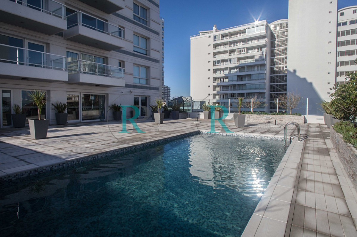 Apartamento ID.2211 - Apartamento en Península - Punta del Este