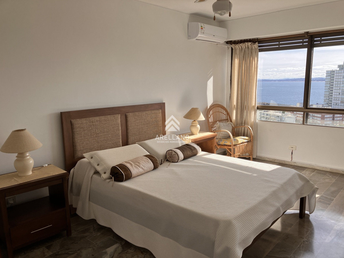 Apartamento ID.4162 - 3 dormitorios en Playa Brava 