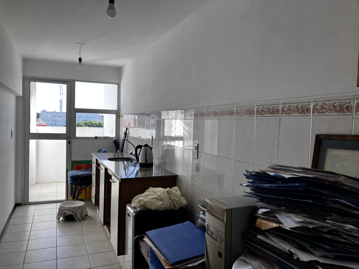 Apartamento ID.4615 - Venta apartamento 3 dormitorios, 2 baños 