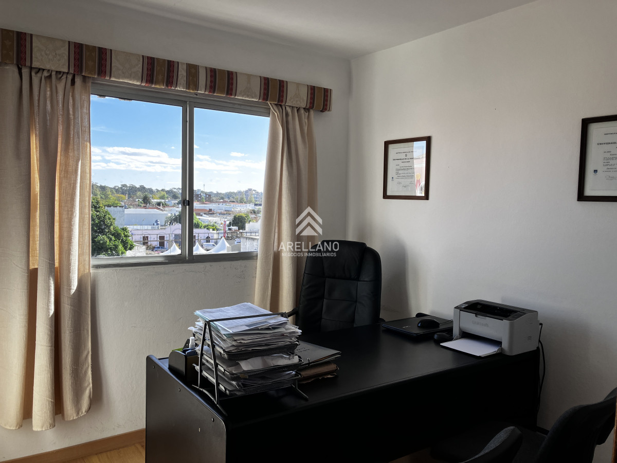 Apartamento ID.4615 - Venta apartamento 3 dormitorios, 2 baños 