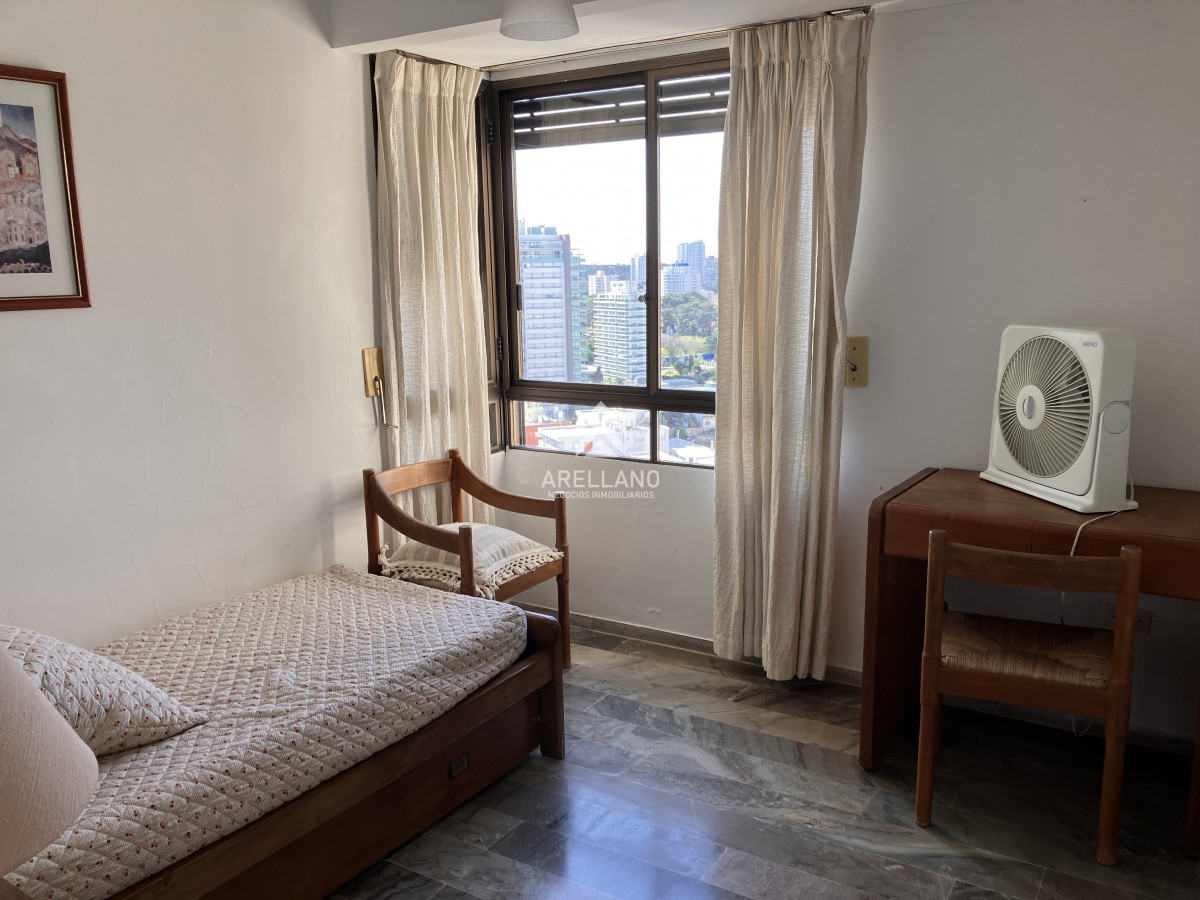 Apartamento ID.4162 - 3 dormitorios en Playa Brava 
