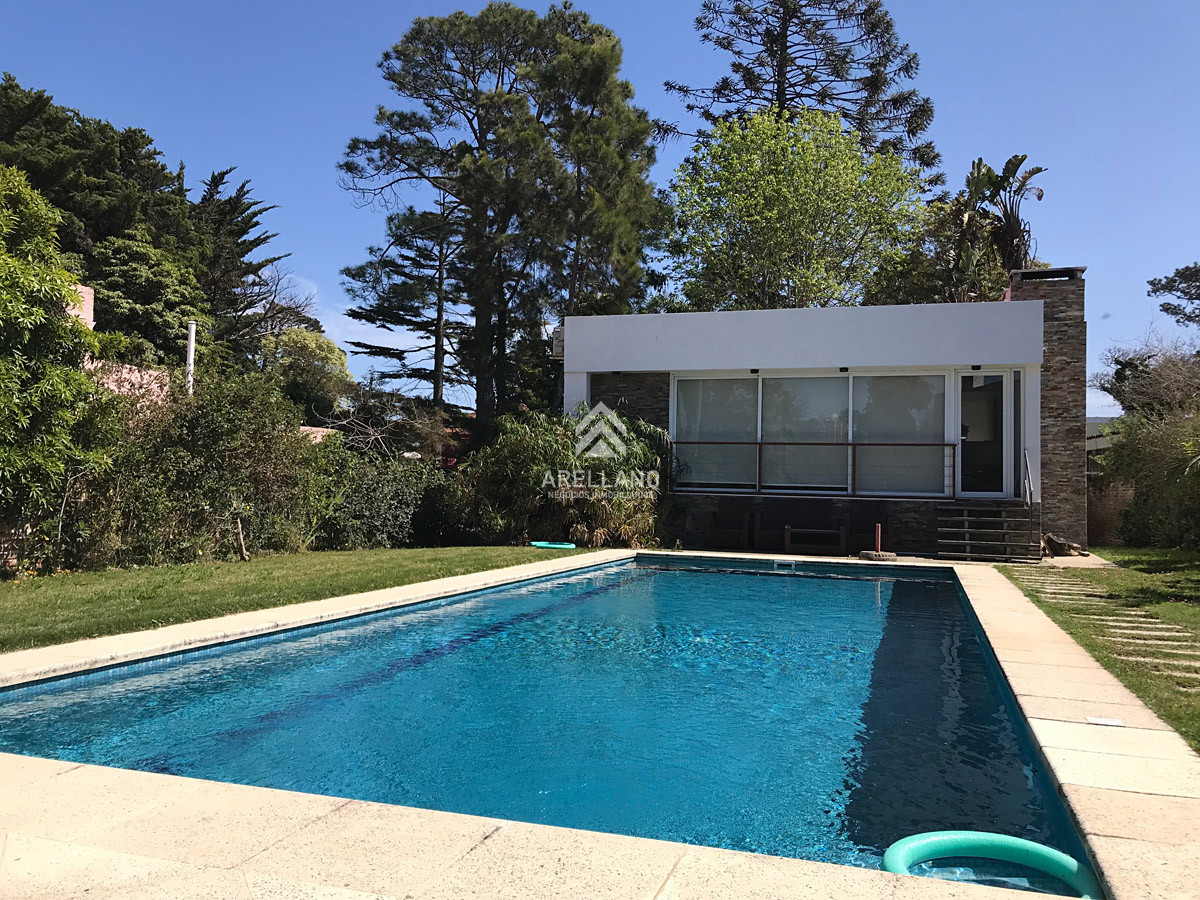 Casa ID.5881 - Casa en Mansa 4 dormitorios con piscina y barbacoa