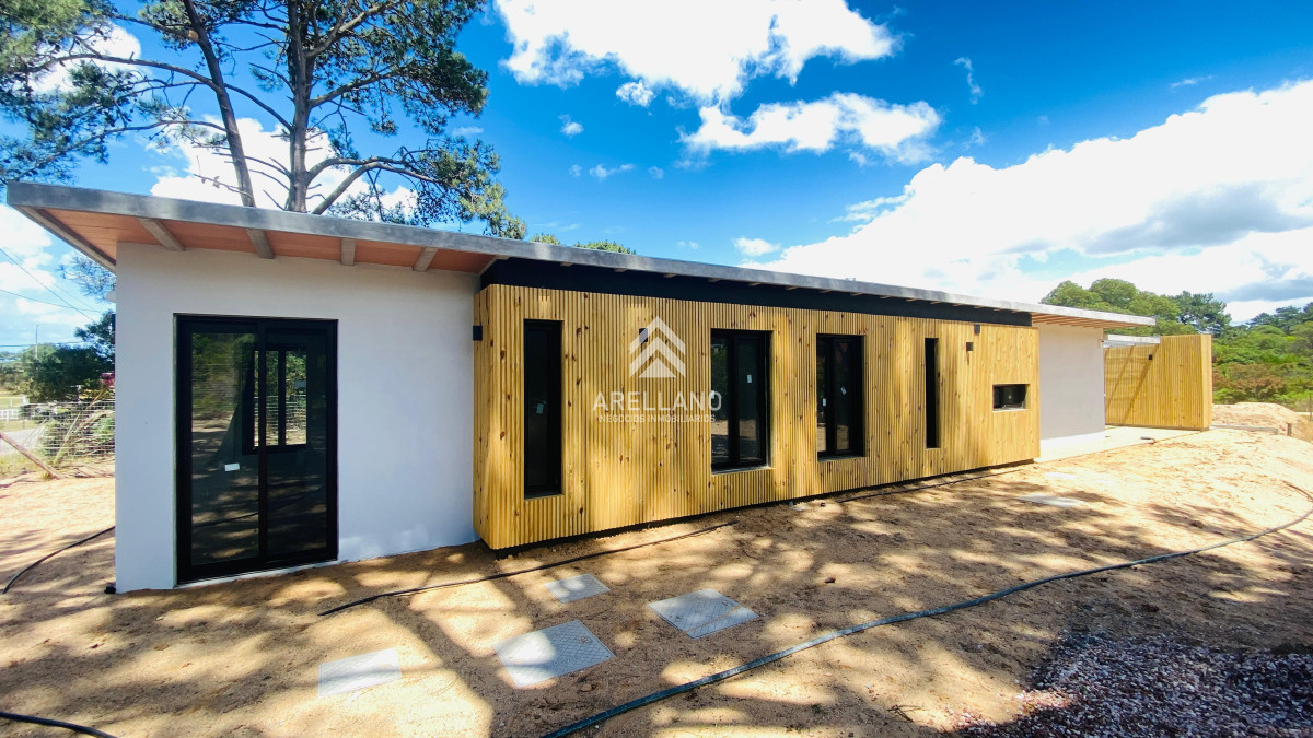 Casa ID.4206 - CASA EN VENTA EN CLUB DEL LAGO.