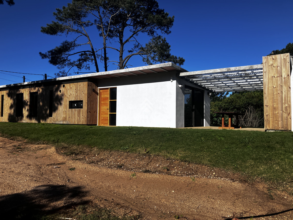 Casa ID.4206 - CASA EN VENTA EN CLUB DEL LAGO.