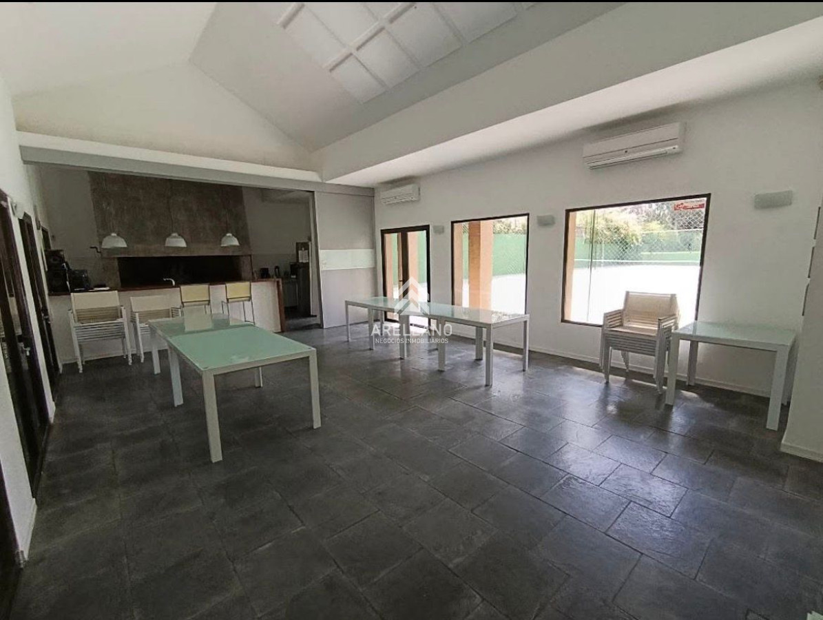 Casa ID.6327 - Venta Casa en Barrio privado con piscina y cancha de tenis.Zona Pinares 