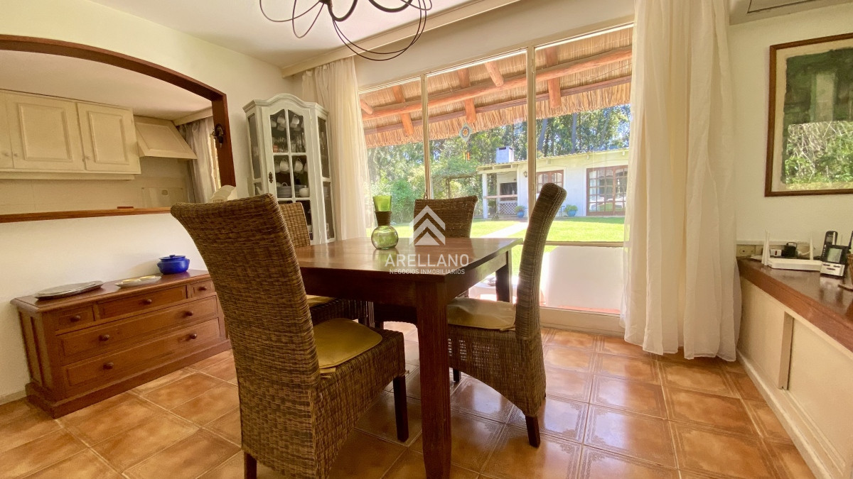 Casa ID.1803 - Venta casa 4 dormitorios, Pinares