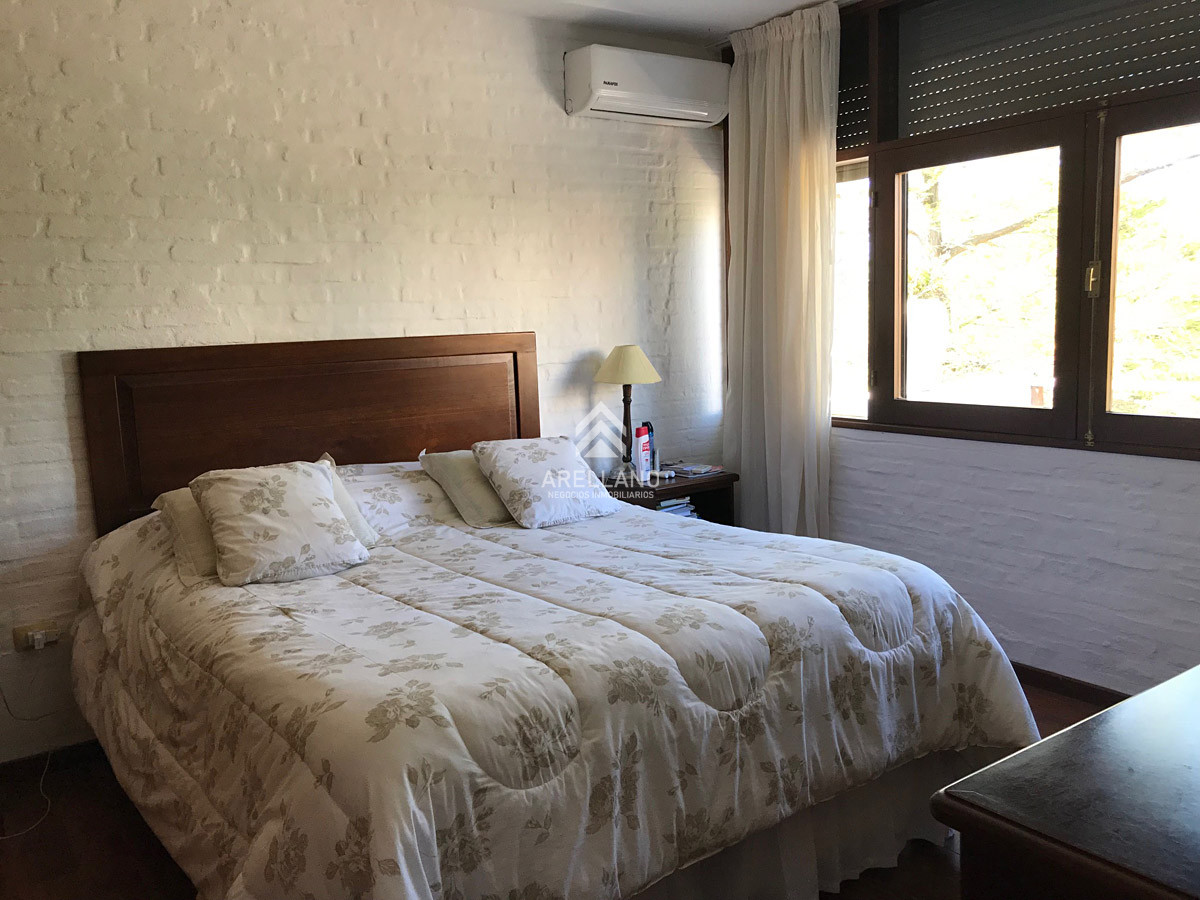 Casa ID.5881 - Casa en Mansa 4 dormitorios con piscina y barbacoa