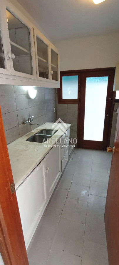 Casa ID.3253 - Oportunidad de inversion con renta ! 