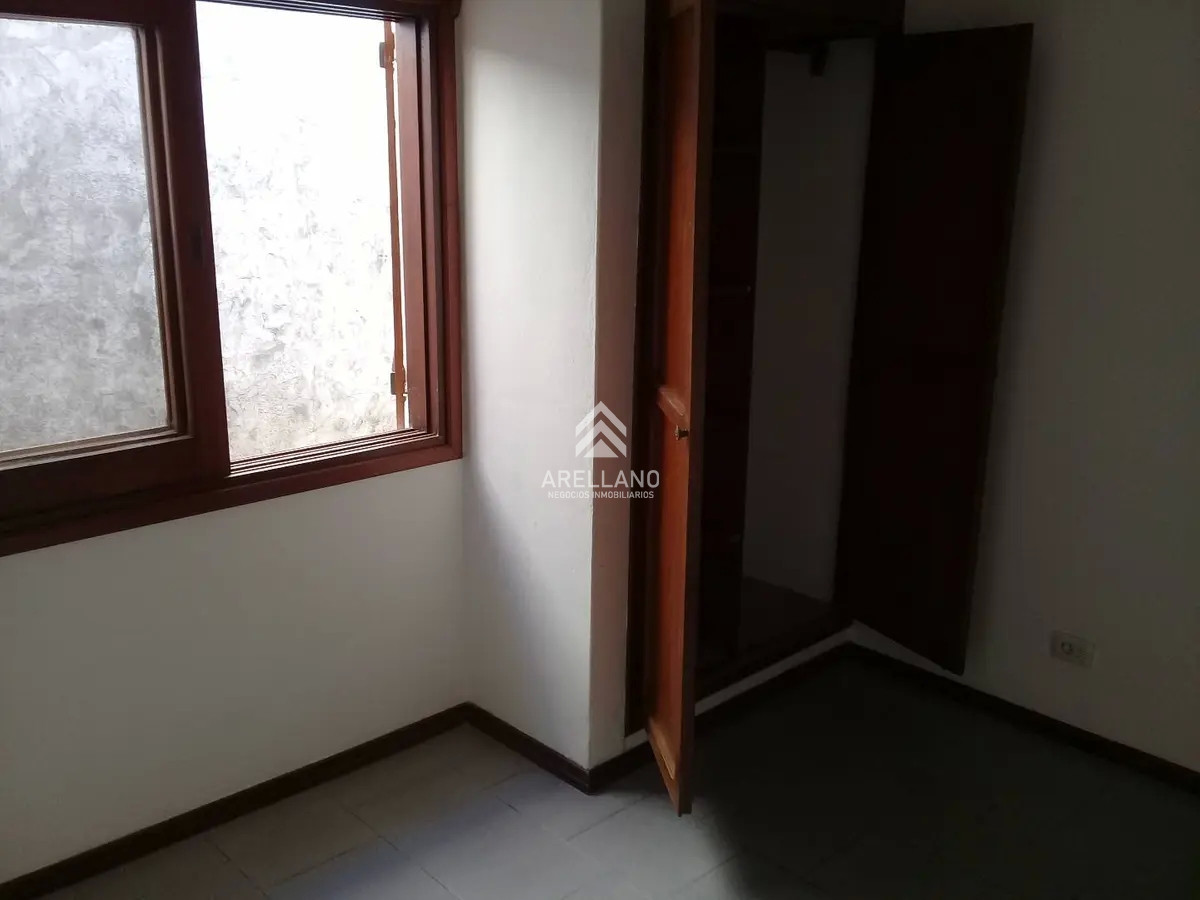 Casa ID.3253 - Oportunidad de inversion con renta ! 