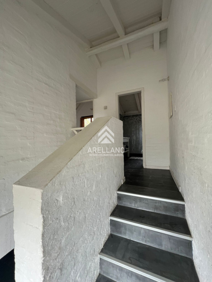 Casa ID.6327 - Venta Casa en Barrio privado con piscina y cancha de tenis.Zona Pinares 