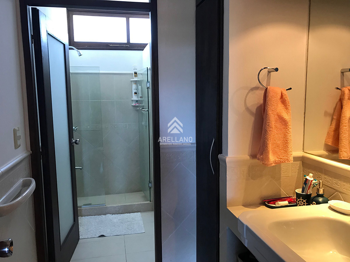 Casa ID.5881 - Casa en Mansa 4 dormitorios con piscina y barbacoa