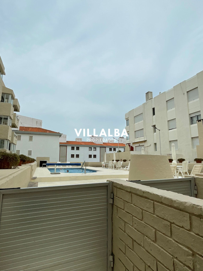 Apartamento ID.3299 - Apartamento en planta baja con gran terraza a metros del mar 