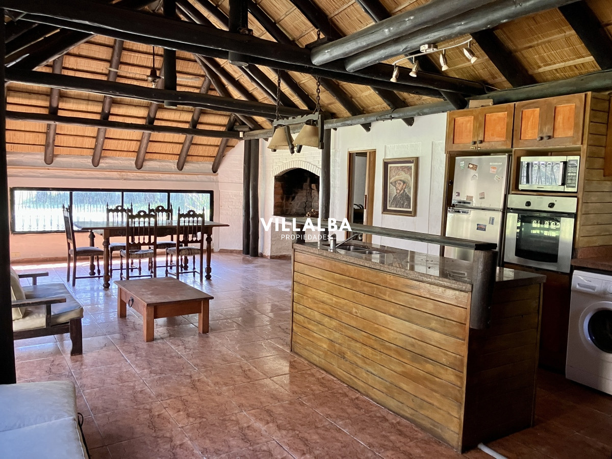 Casa ID.3057 - Cabaña en Pinares, a metros mar....