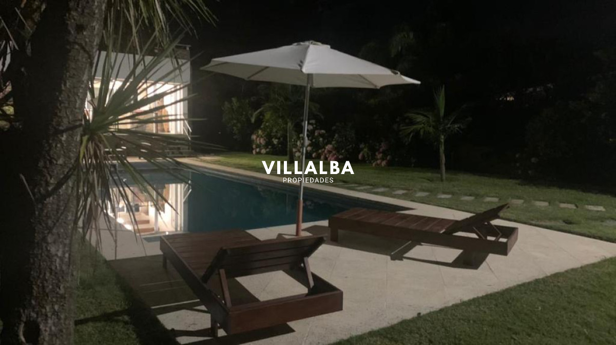 Apartamento ID.4012 - Casa en Mansa 4 dormitorios con piscina y barbacoa