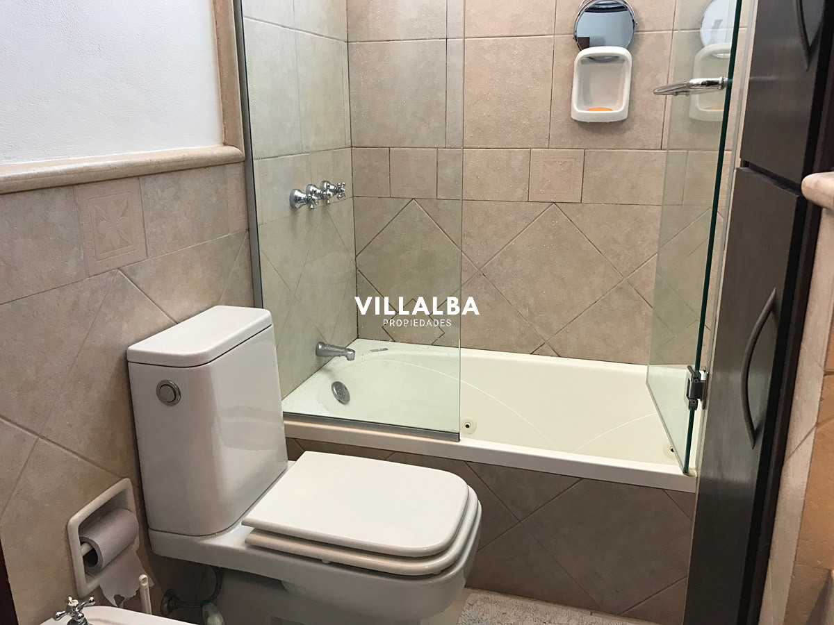 Apartamento ID.4012 - Casa en Mansa 4 dormitorios con piscina y barbacoa