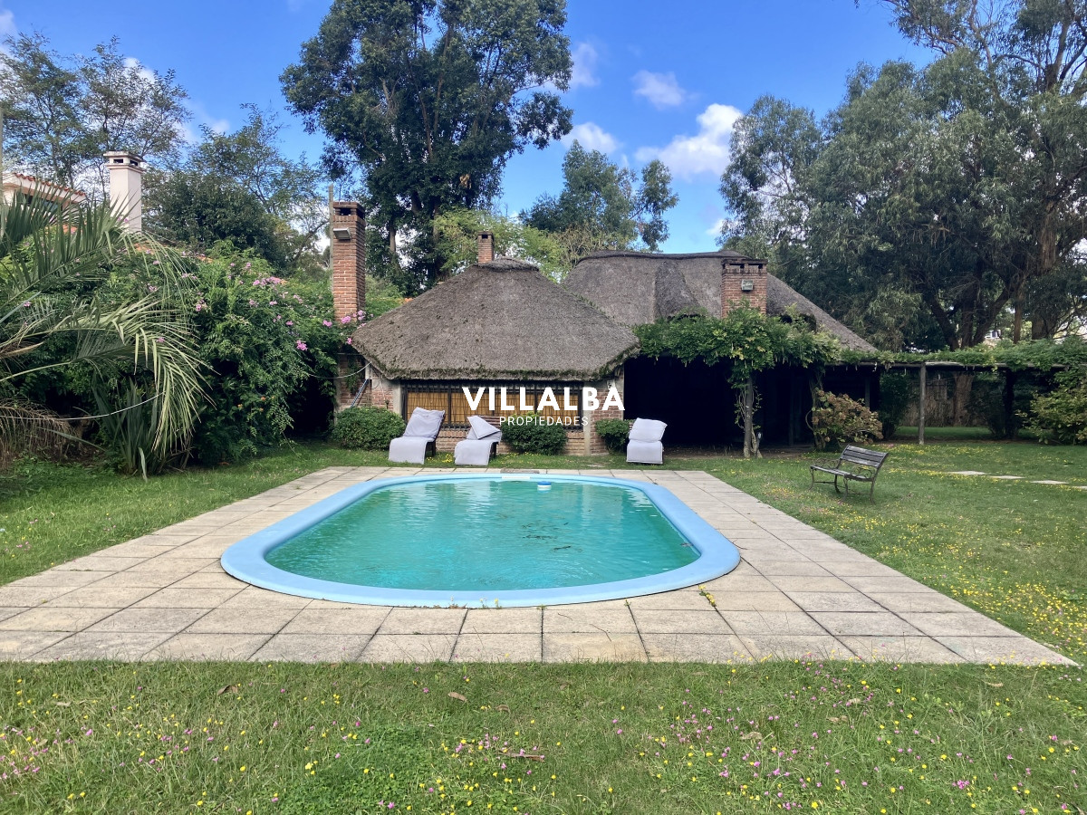 Casa ID.3057 - Cabaña en Pinares, a metros mar....