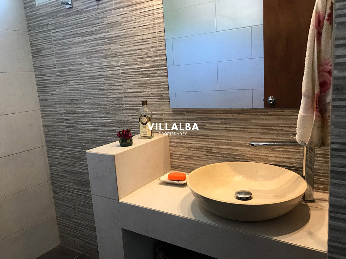 Apartamento ID.4012 - Casa en Mansa 4 dormitorios con piscina y barbacoa