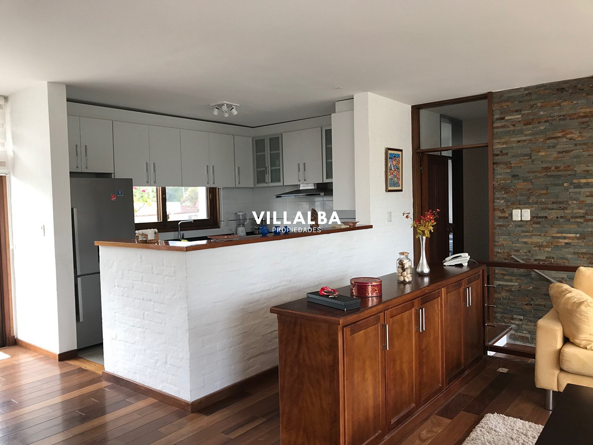 Apartamento ID.4012 - Casa en Mansa 4 dormitorios con piscina y barbacoa