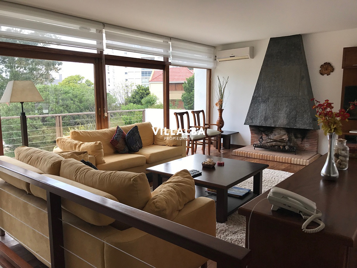 Apartamento ID.4012 - Casa en Mansa 4 dormitorios con piscina y barbacoa