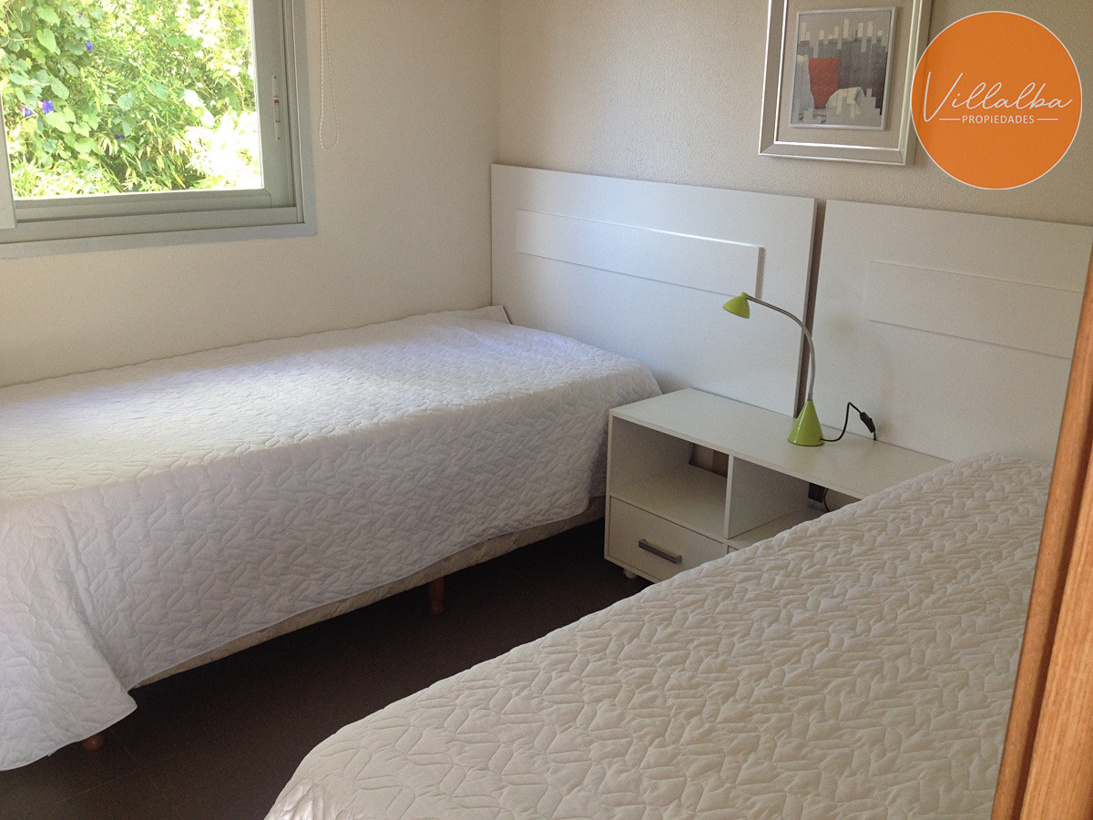 Apartamento ID.3350 - Casa en Barrio Privado 4 dormitorios con piscina