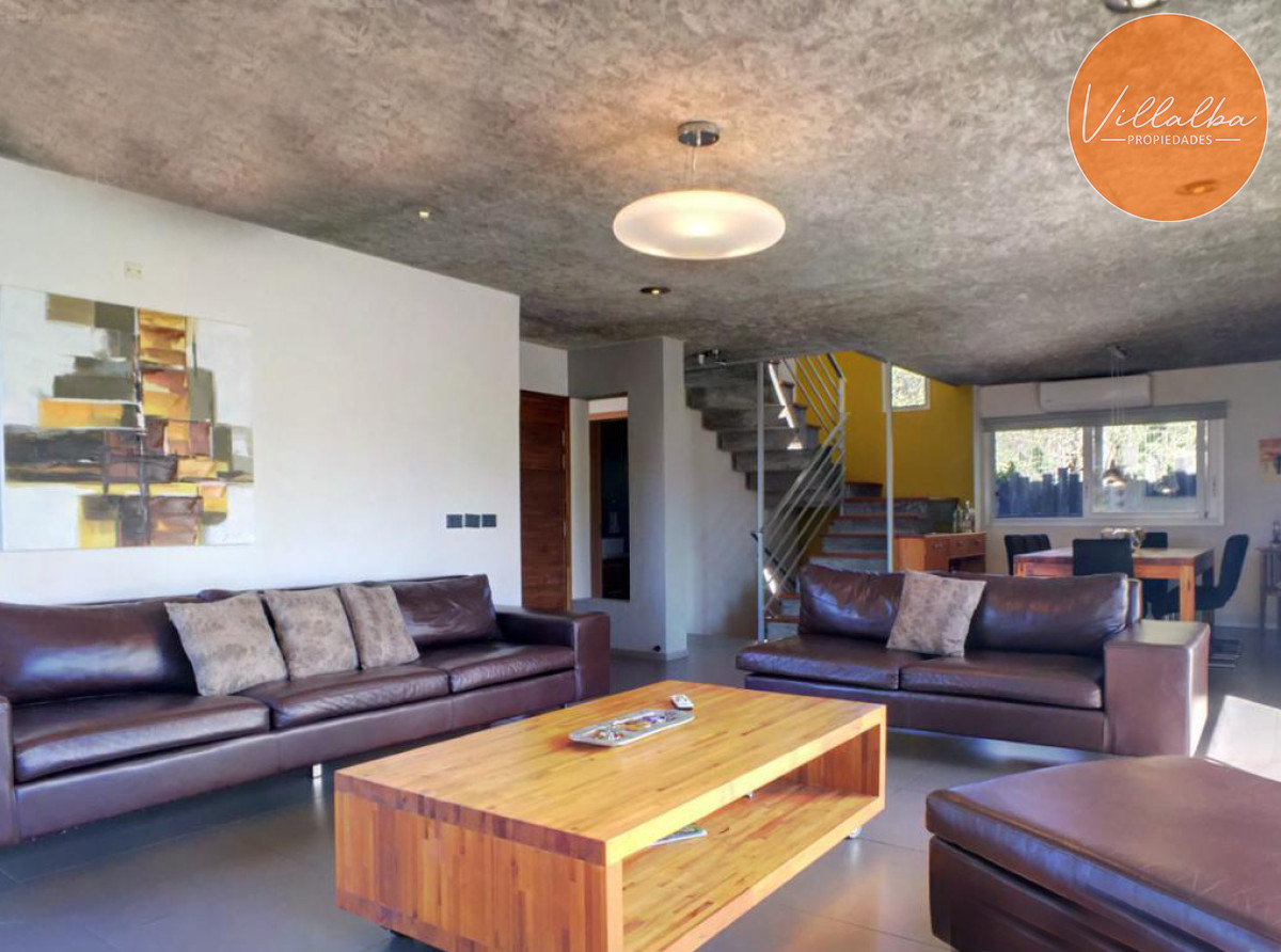 Apartamento ID.3350 - Casa en Barrio Privado 4 dormitorios con piscina