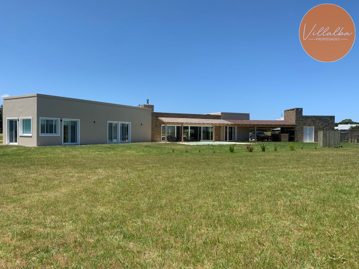 Casa ID.3351 - Moderna casa en El Quijote en venta y alquiler