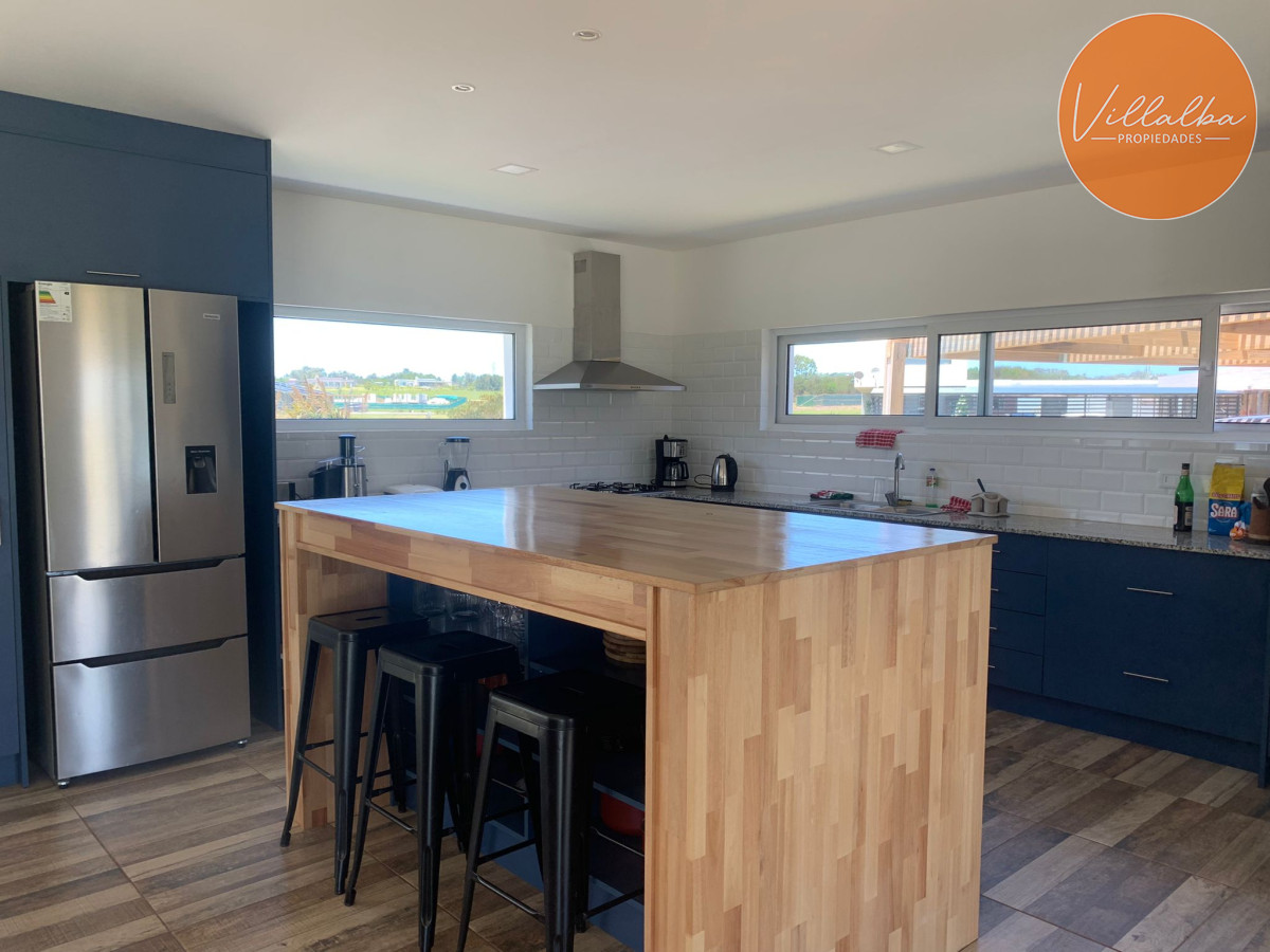 Casa ID.3351 - Moderna casa en El Quijote en venta y alquiler