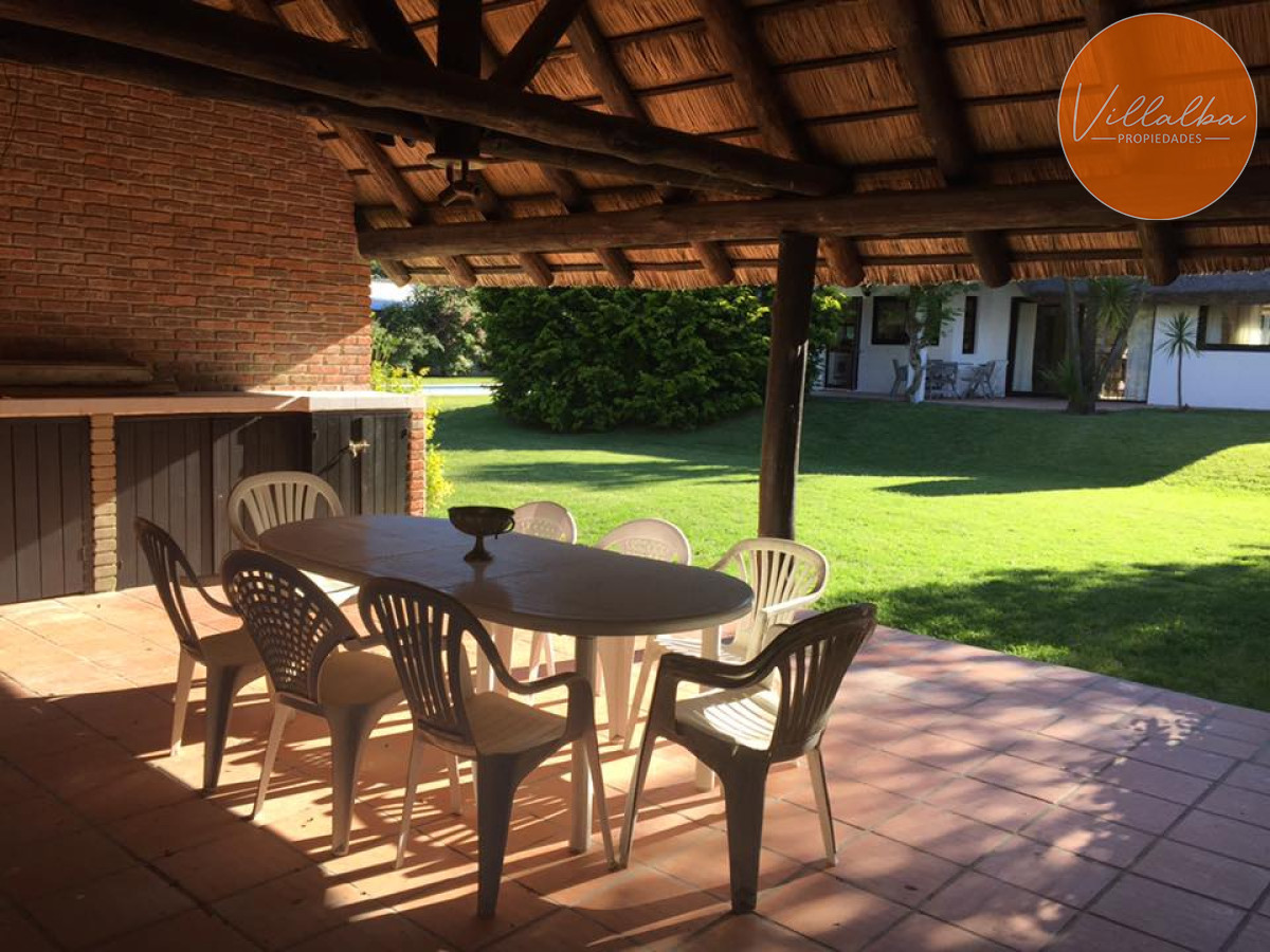 Casa ID.3186 - Casa en Rincón del Indio 3 dormitorios piscina