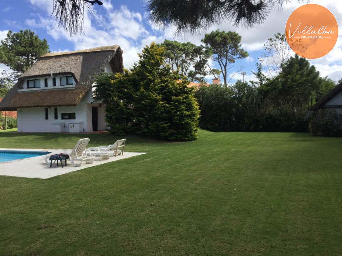 Casa ID.3186 - Casa en Rincón del Indio 3 dormitorios piscina