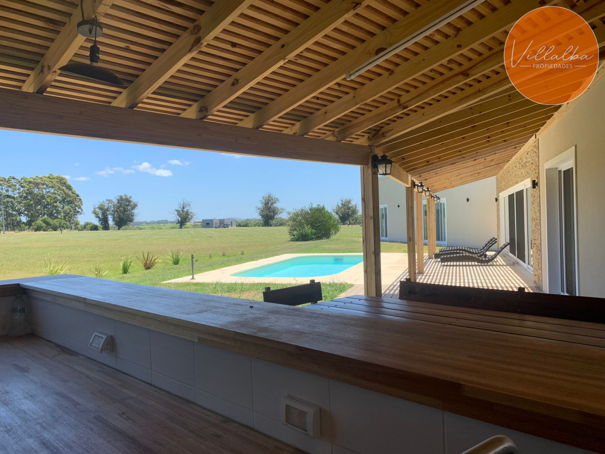 Casa ID.3351 - Moderna casa en El Quijote en venta y alquiler