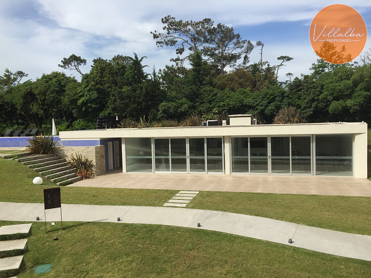 Apartamento ID.3283 - Apartamento Moderno en Primera Línea al Mar