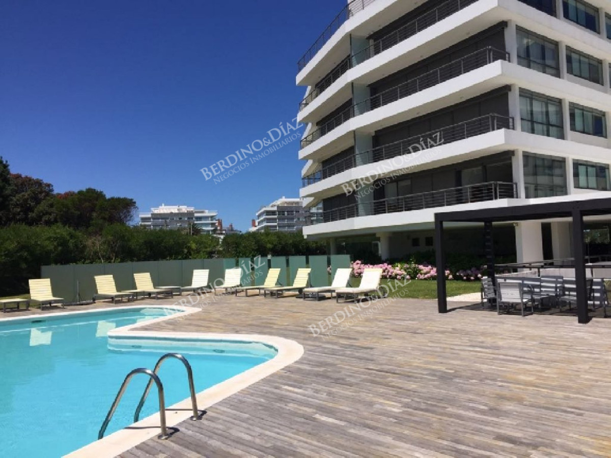 Apartamento ID.2006 - Amplia y luminosa planta en primera linea al mar 