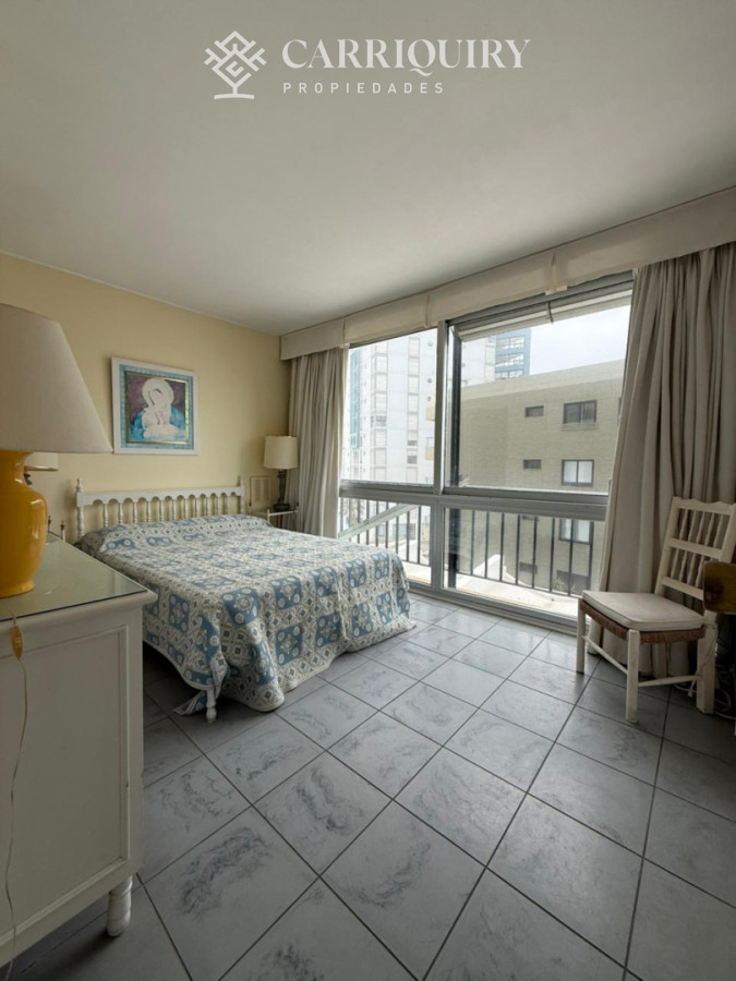 Apartamento ID.10100 - OPORTUNIDAD EXCELENTE APARTAMENTO EN TORRE EMBLEMATICA DE LA PENINSULA 2 DORMITORIOS PUNTA DEL ESTE