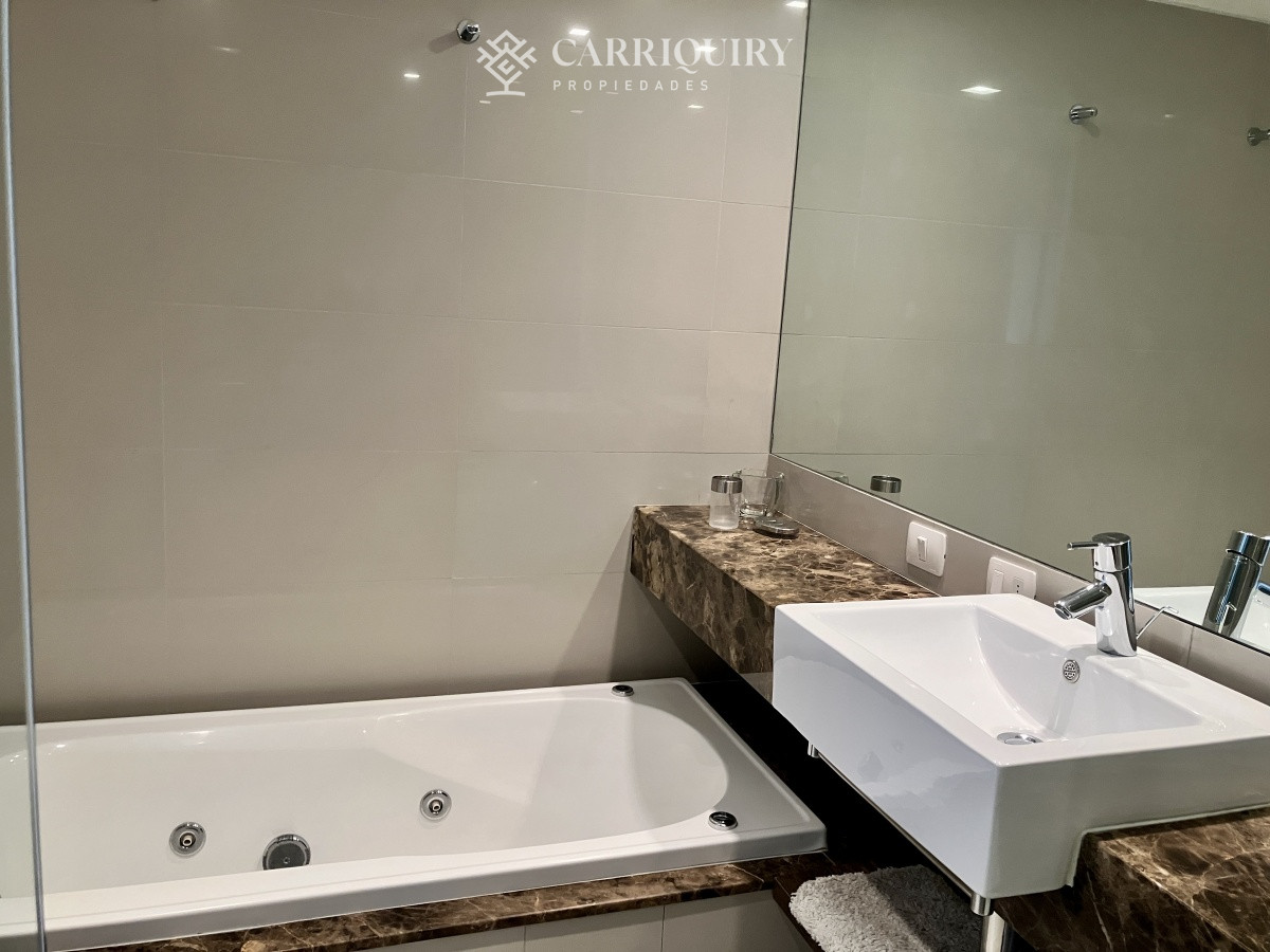 Apartamento ID.6165 - Espectacular apartamento frente a playa Brava en venta y alquiler.