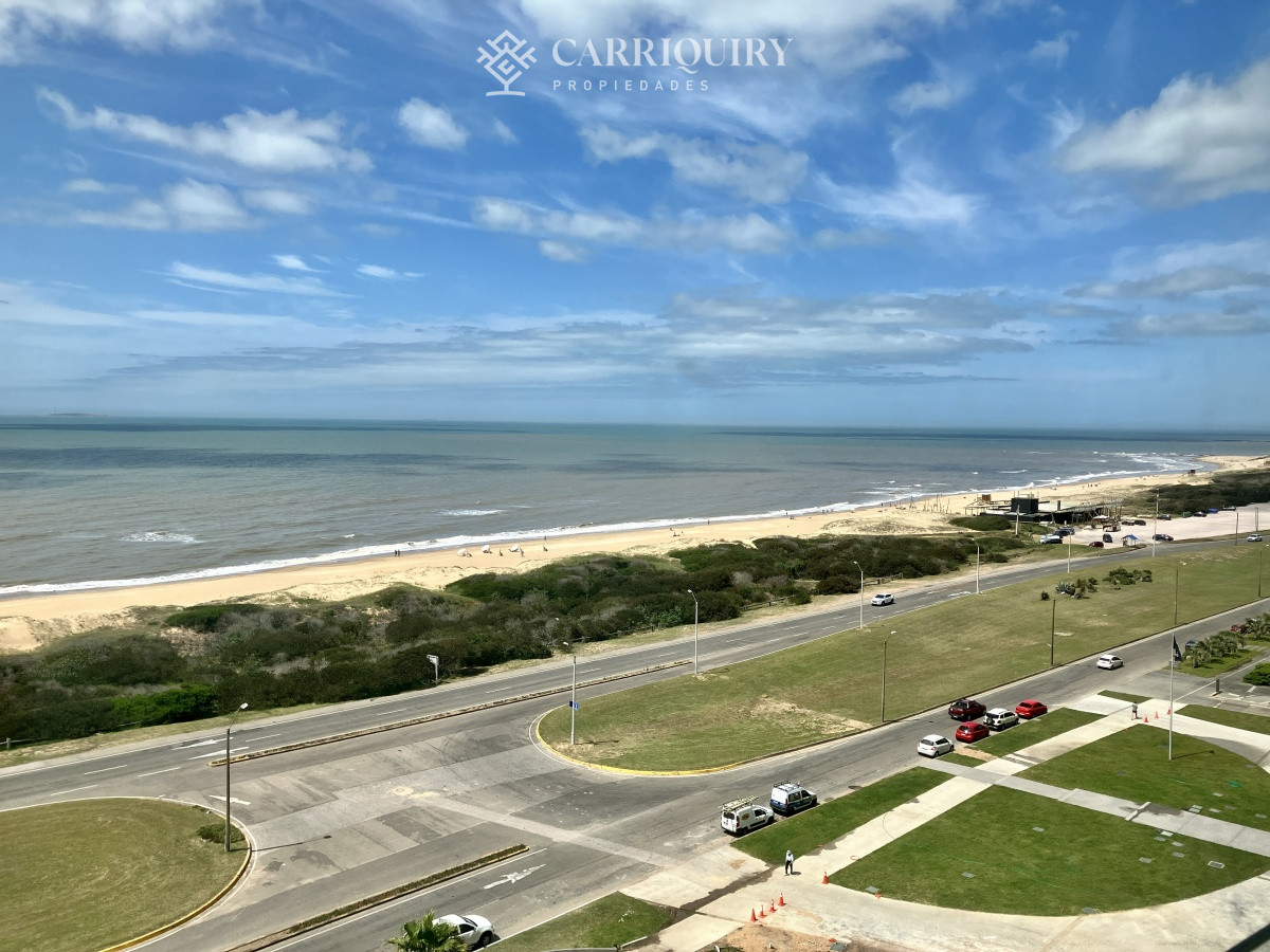 Apartamento ID.6165 - Espectacular apartamento frente a playa Brava en venta y alquiler.