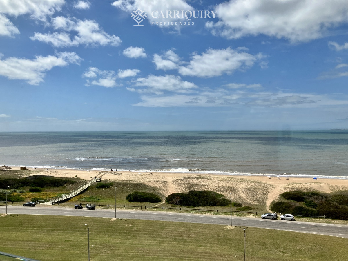 Apartamento ID.6165 - Espectacular apartamento frente a playa Brava en venta y alquiler.