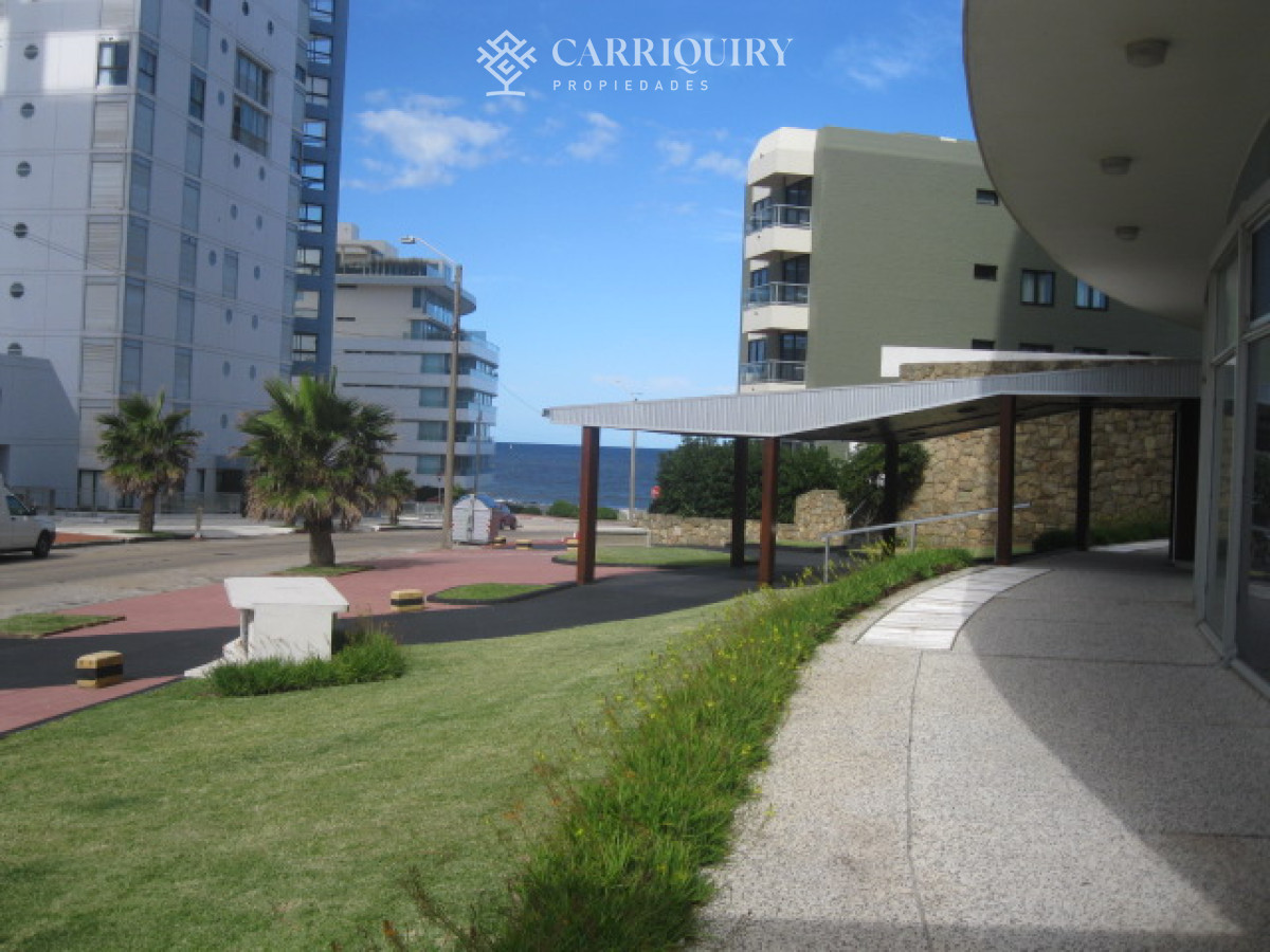 Apartamento ID.10100 - OPORTUNIDAD EXCELENTE APARTAMENTO EN TORRE EMBLEMATICA DE LA PENINSULA 2 DORMITORIOS PUNTA DEL ESTE